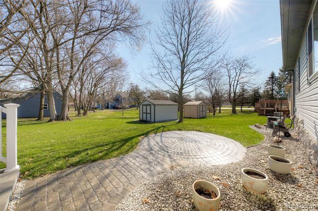 3174 Pirrin Drive, Waterford, MI 48329