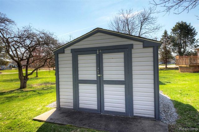 3174 Pirrin Drive, Waterford, MI 48329