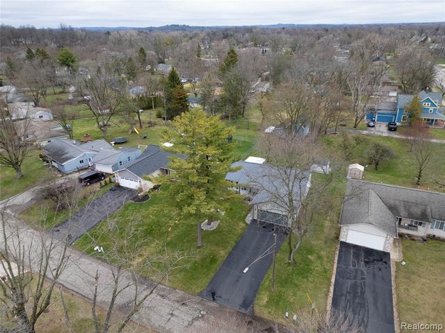 3174 Pirrin Drive, Waterford, MI 48329