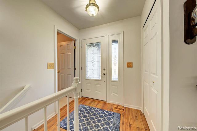 3174 Pirrin Drive, Waterford, MI 48329