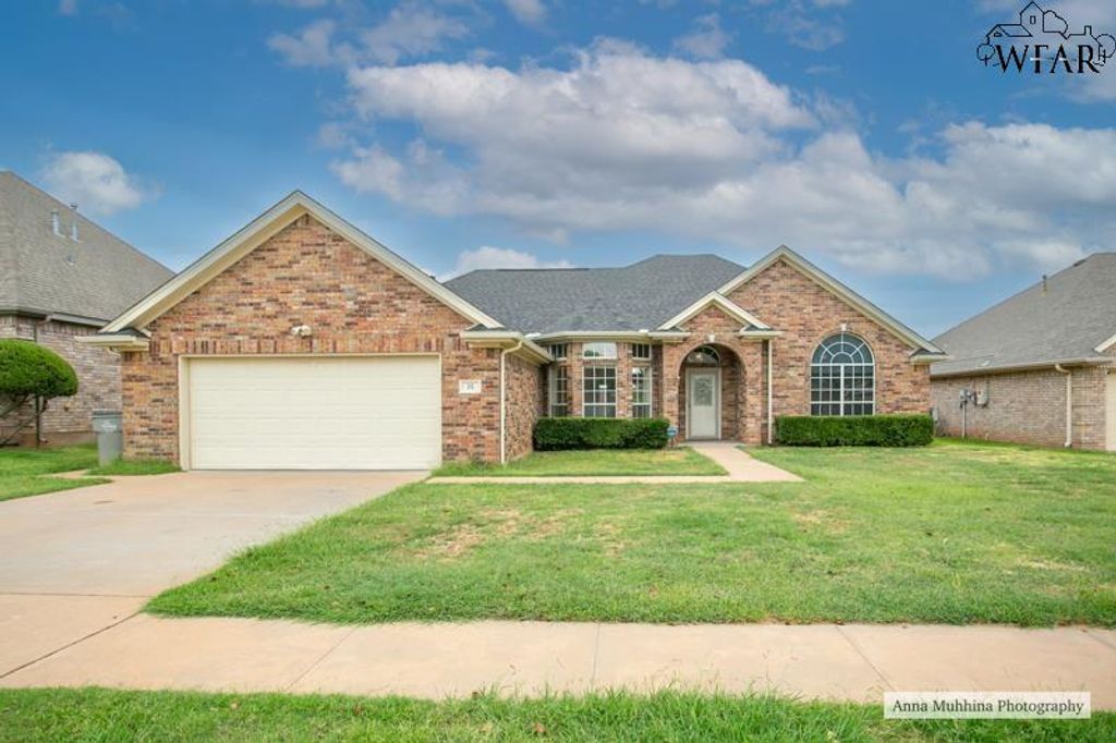 8 ST ANDREWS COURT, Wichita Falls, TX 76309