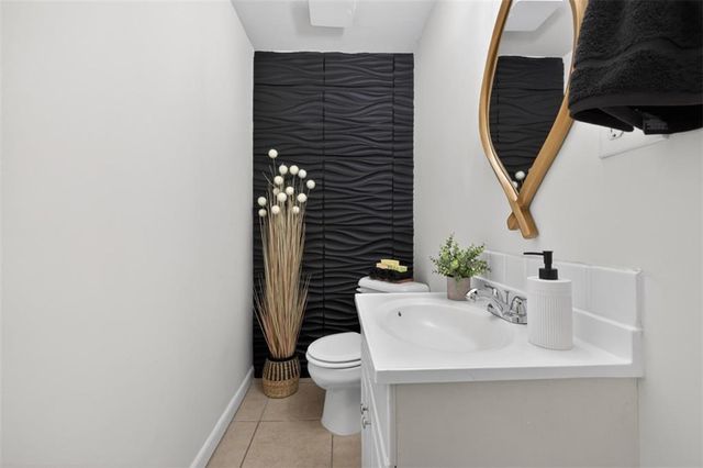 2439 Lakeshore Drive NE, Conyers, GA 30012