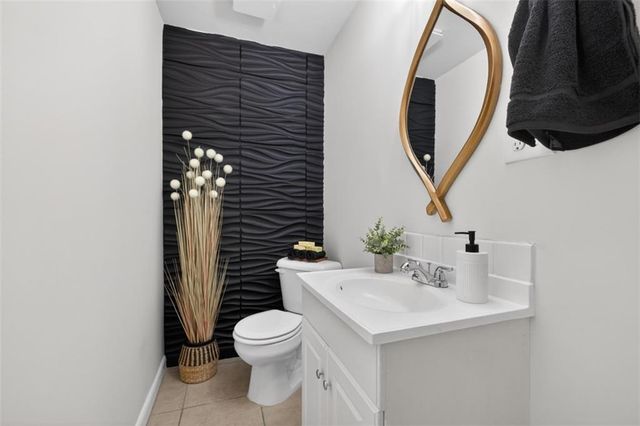 2439 Lakeshore Drive NE, Conyers, GA 30012