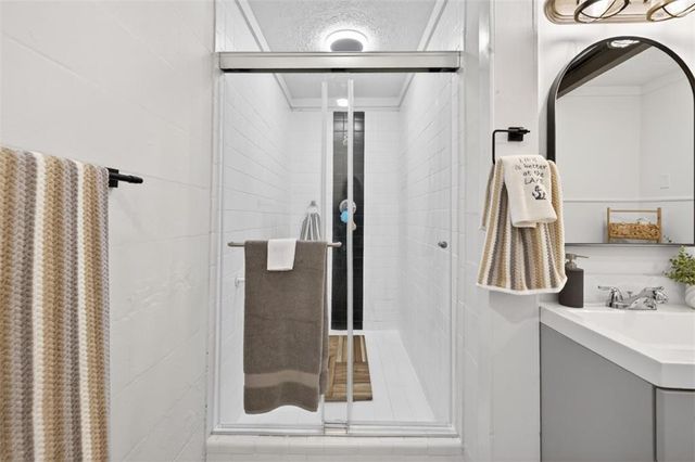 2439 Lakeshore Drive NE, Conyers, GA 30012