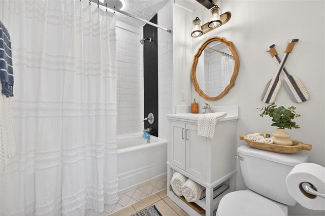 2439 Lakeshore Drive NE, Conyers, GA 30012