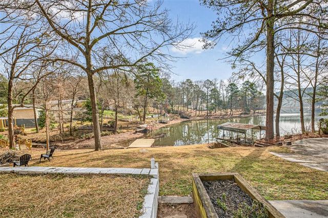 2439 Lakeshore Drive NE, Conyers, GA 30012