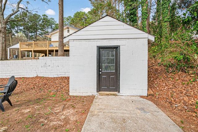 2439 Lakeshore Drive NE, Conyers, GA 30012