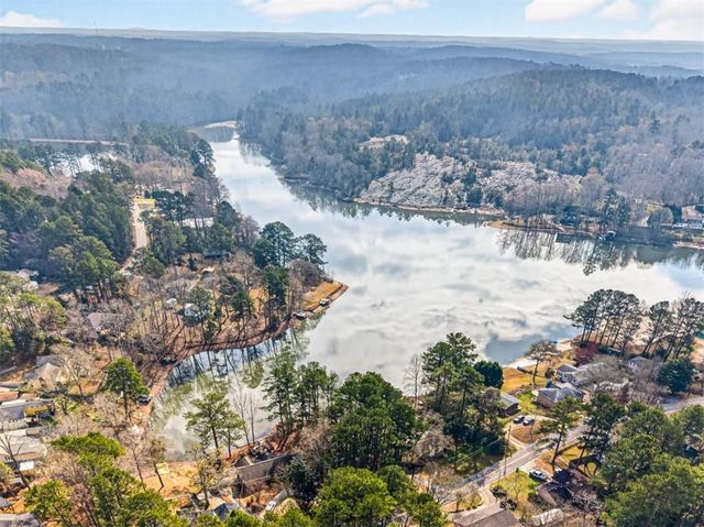 2439 Lakeshore Drive NE, Conyers, GA 30012