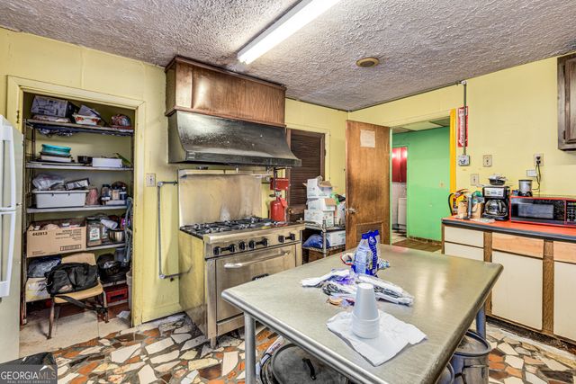 916 SW Metropolitan Parkway SW, Atlanta, GA 30310