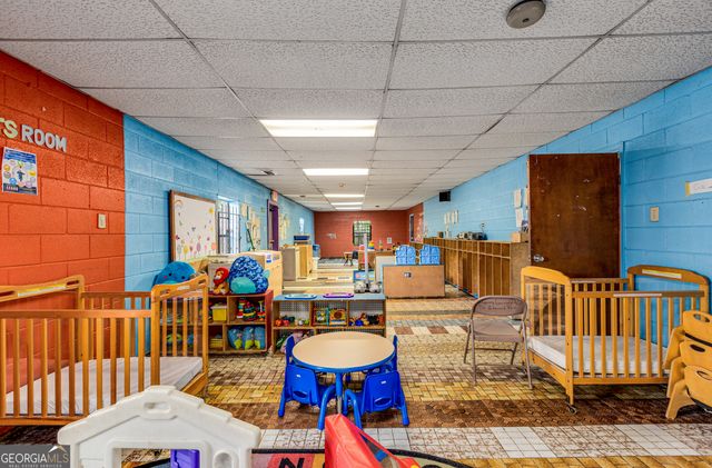 916 SW Metropolitan Parkway SW, Atlanta, GA 30310