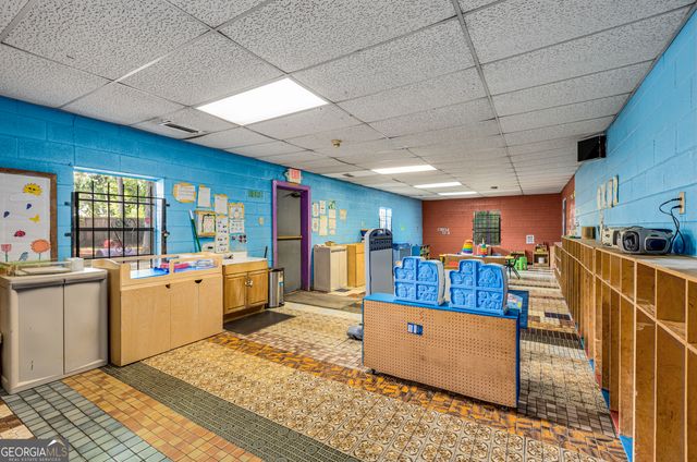 916 SW Metropolitan Parkway SW, Atlanta, GA 30310