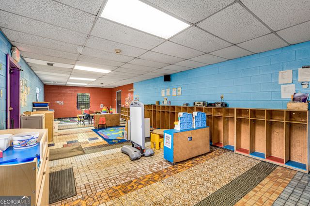 916 SW Metropolitan Parkway SW, Atlanta, GA 30310