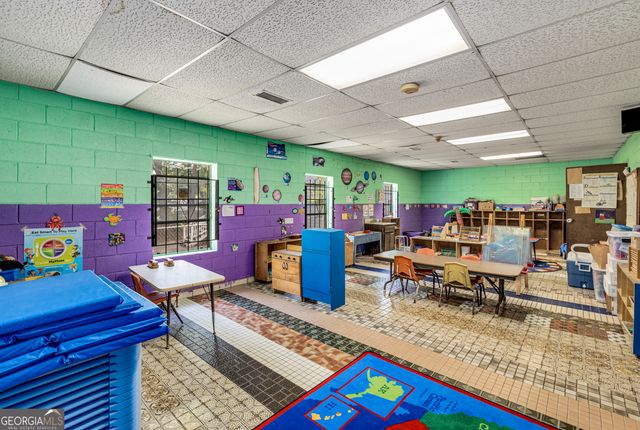 916 SW Metropolitan Parkway SW, Atlanta, GA 30310