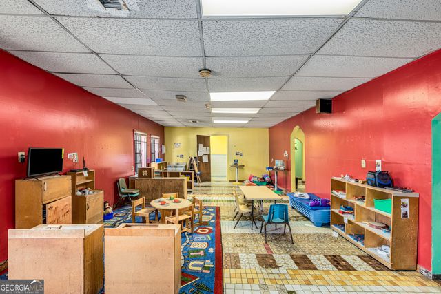 916 SW Metropolitan Parkway SW, Atlanta, GA 30310