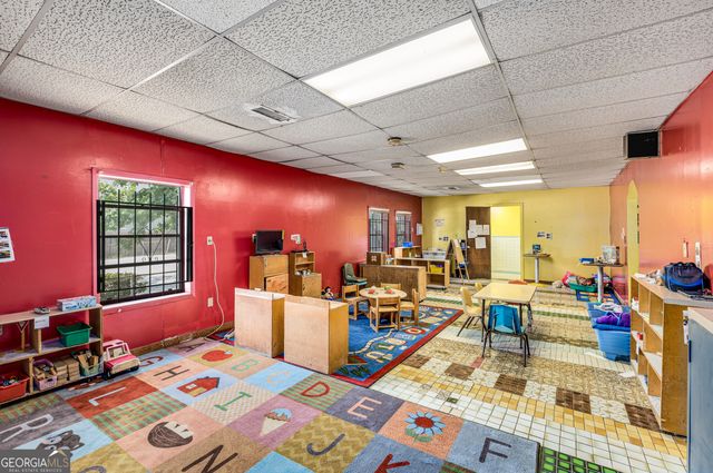 916 SW Metropolitan Parkway SW, Atlanta, GA 30310