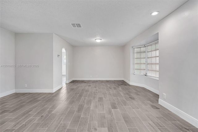 4301 NW 35th Ave, Lauderdale Lakes, FL 33309