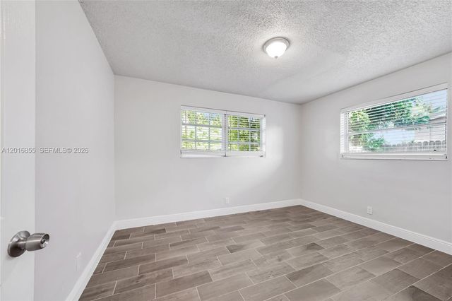 4301 NW 35th Ave, Lauderdale Lakes, FL 33309