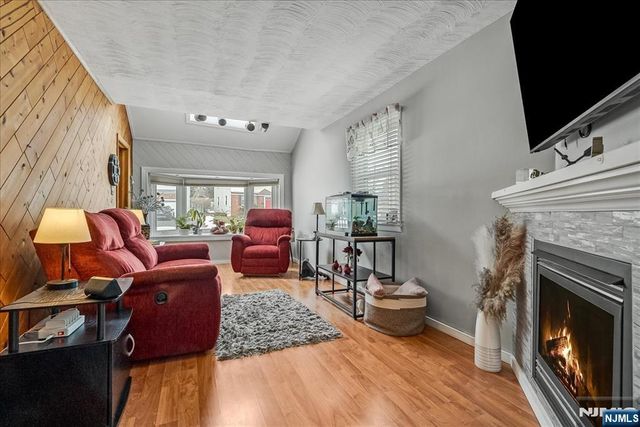 11 Beech Street, Cedar Grove, NJ 07009