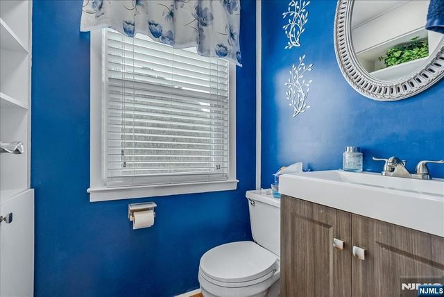 11 Beech Street, Cedar Grove, NJ 07009