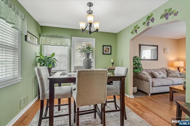 11 Beech Street, Cedar Grove, NJ 07009