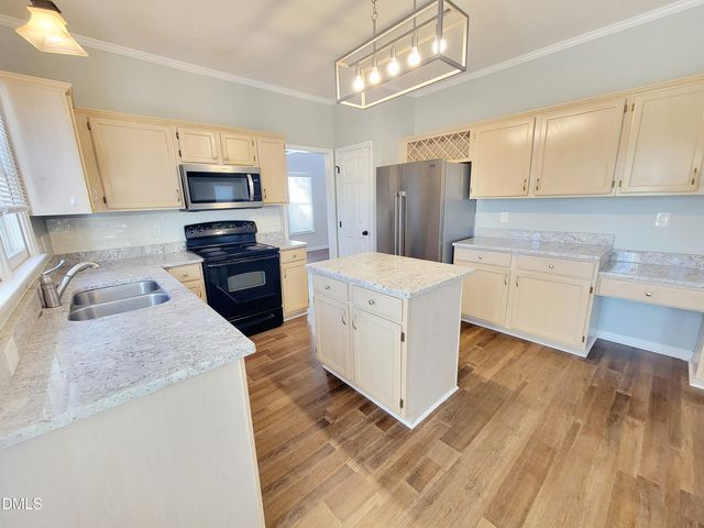 820 Penncross Drive, Raleigh, NC 27610