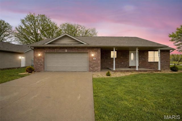 5 N Porte Drive, Highland, IL 62249