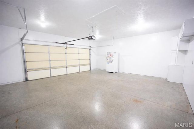 5 N Porte Drive, Highland, IL 62249