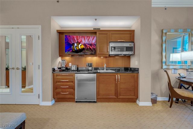 135 East Harmon Avenue 3411, Las Vegas, NV 89109