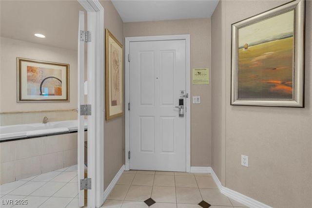 135 East Harmon Avenue 3411, Las Vegas, NV 89109