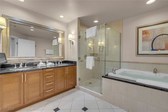 135 East Harmon Avenue 3411, Las Vegas, NV 89109