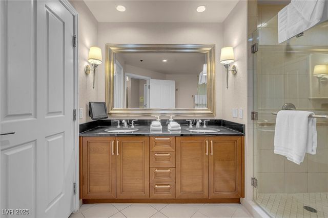 135 East Harmon Avenue 3411, Las Vegas, NV 89109