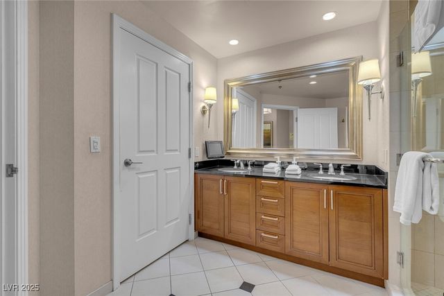 135 East Harmon Avenue 3411, Las Vegas, NV 89109