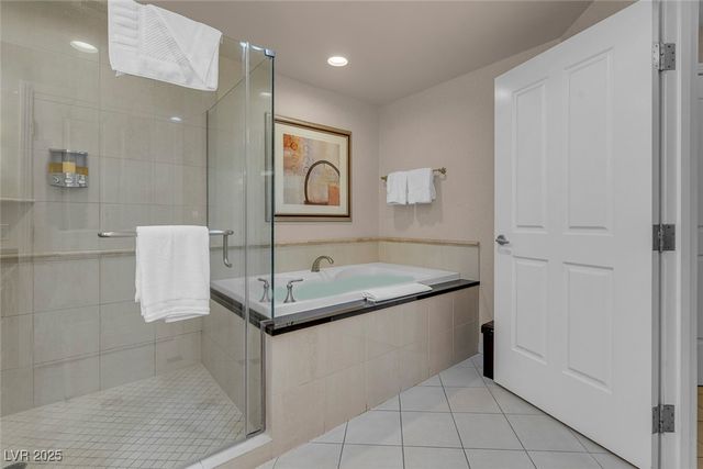 135 East Harmon Avenue 3411, Las Vegas, NV 89109