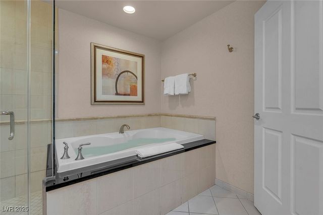 135 East Harmon Avenue 3411, Las Vegas, NV 89109