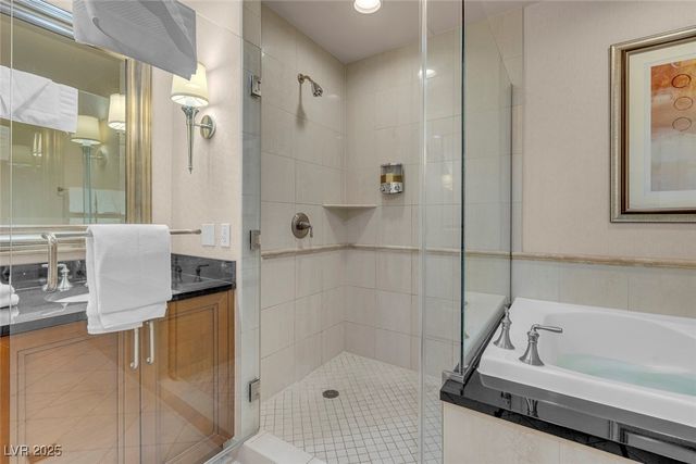 135 East Harmon Avenue 3411, Las Vegas, NV 89109