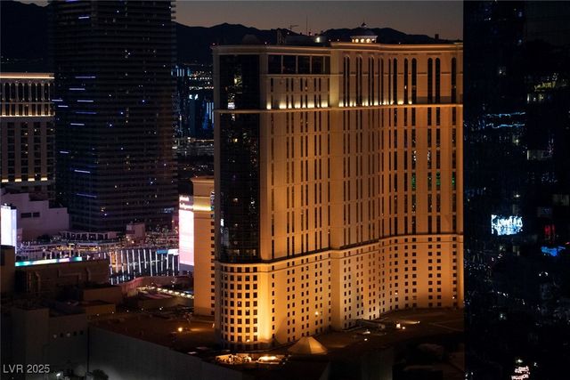 135 East Harmon Avenue 3411, Las Vegas, NV 89109