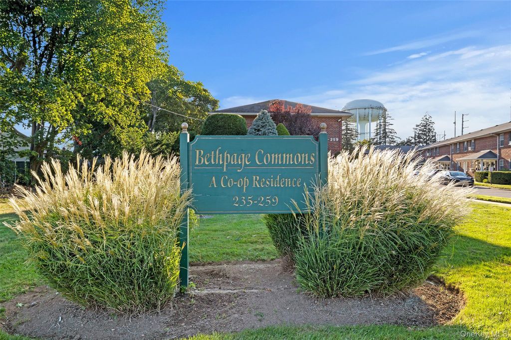 253 Hicksville Road 2K, Bethpage, NY 11714