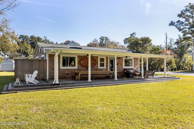 182 Lewistown Road, Beaufort, NC 28516