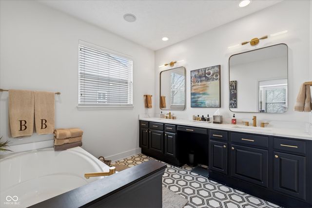 12834 Piccadilly Circle, Fishers, IN 46037