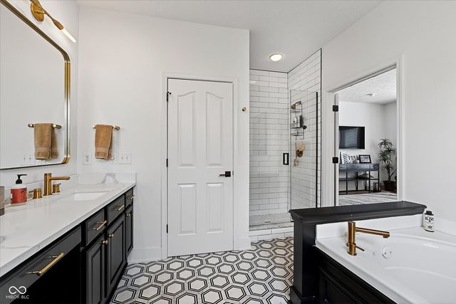 12834 Piccadilly Circle, Fishers, IN 46037