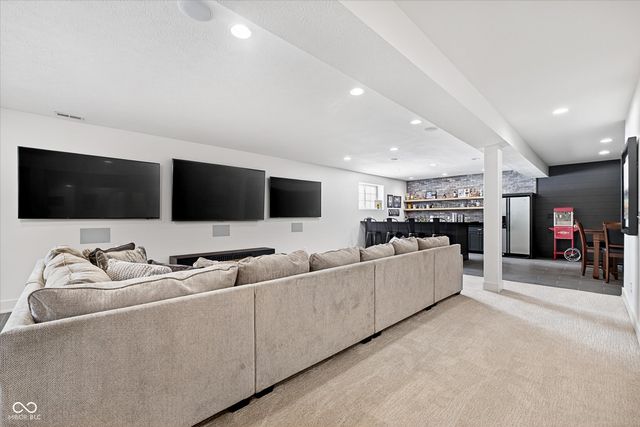 12834 Piccadilly Circle, Fishers, IN 46037