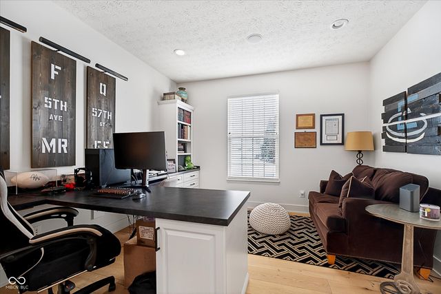 12834 Piccadilly Circle, Fishers, IN 46037