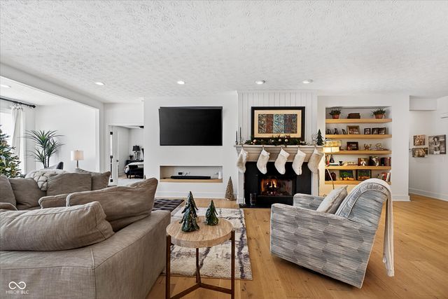 12834 Piccadilly Circle, Fishers, IN 46037