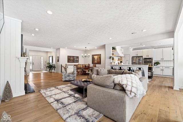 12834 Piccadilly Circle, Fishers, IN 46037