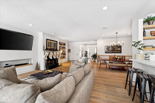 12834 Piccadilly Circle, Fishers, IN 46037