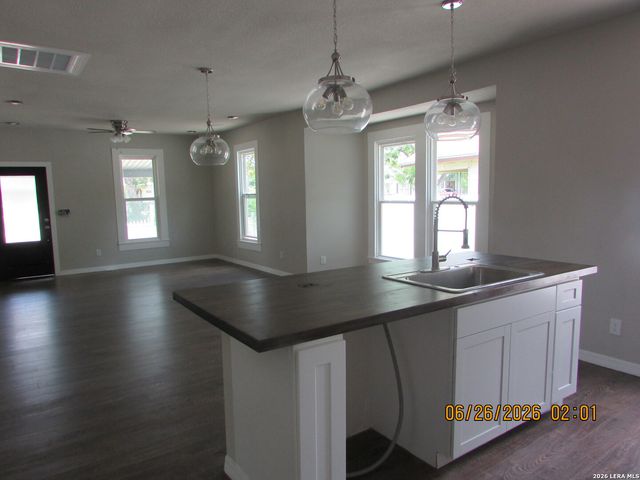 5218 Sierra, San Antonio, TX 78214