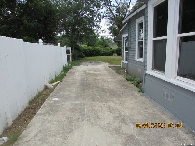 5218 Sierra, San Antonio, TX 78214
