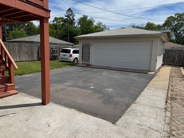 13943 S State Street 2, Riverdale, IL 60827