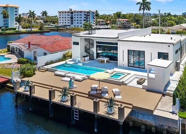 2225 NE 19th St, Fort Lauderdale, FL 33305