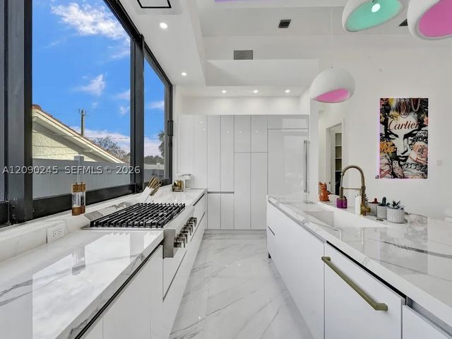 2225 NE 19th St, Fort Lauderdale, FL 33305